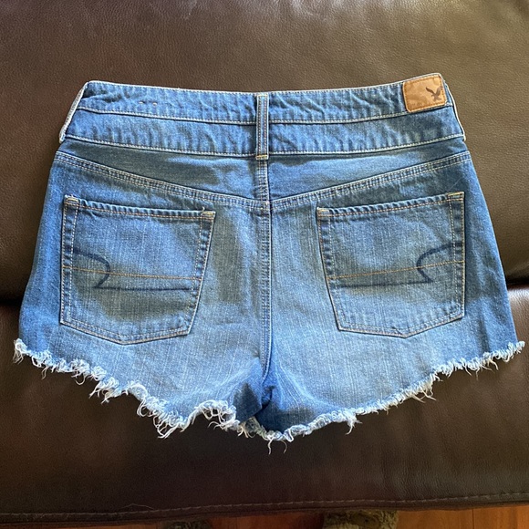 American Eagle AE Jean Shorts Sz 12 - Picture 2 of 4